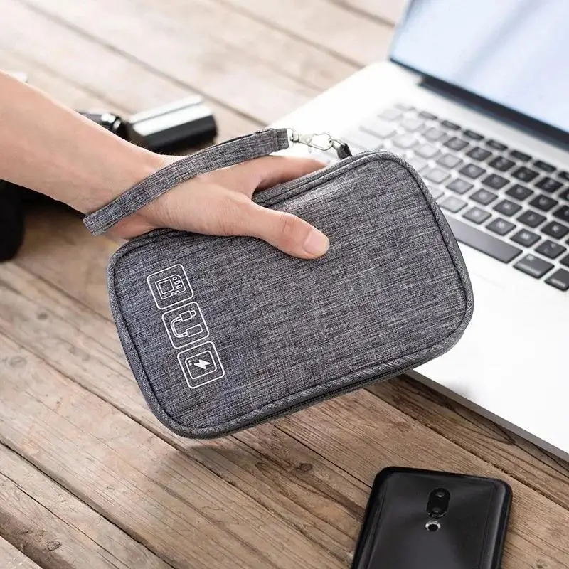 Custodia per cavi multiuso Org - Tech Accessories Case recensione e prezzo